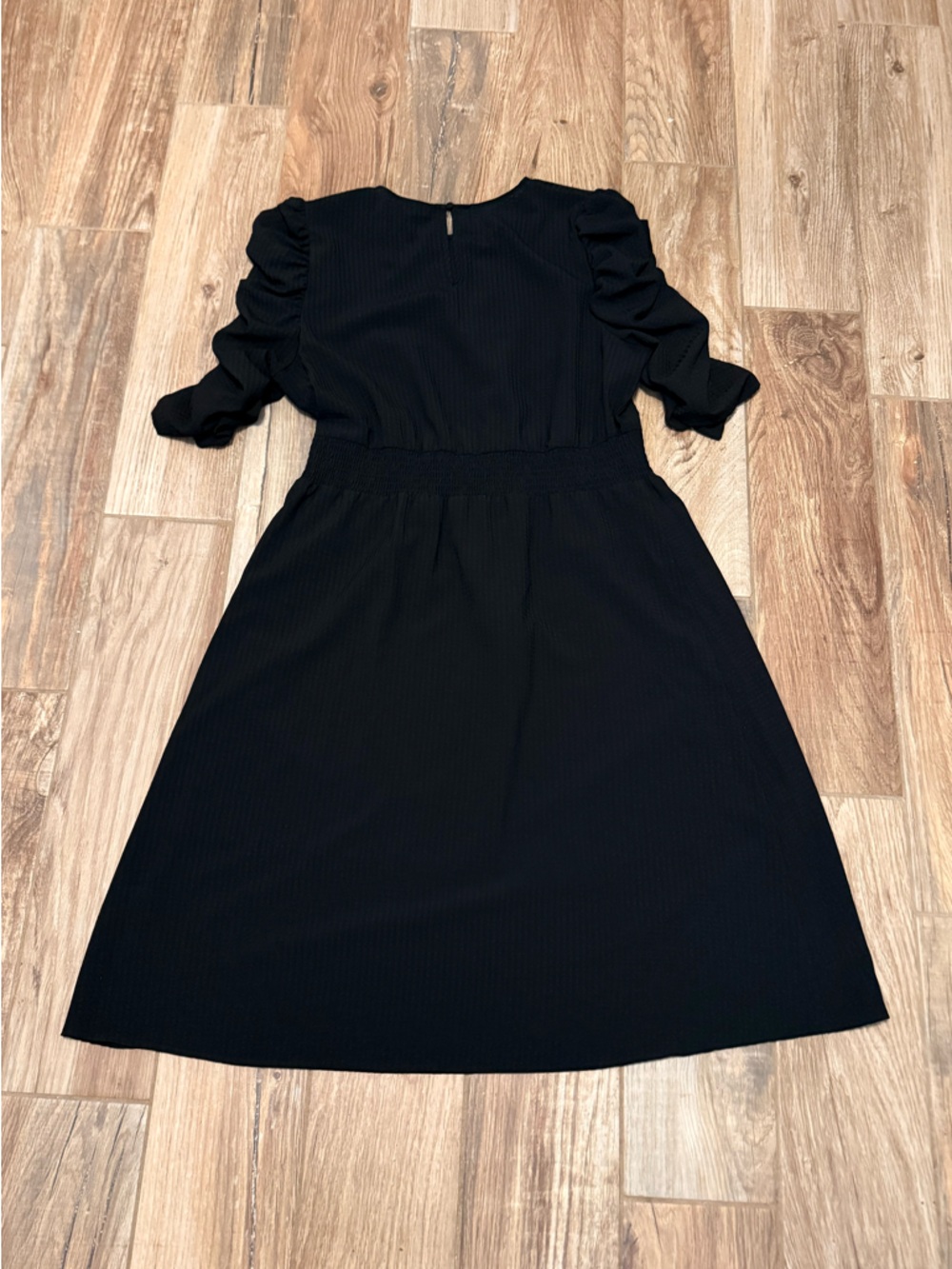 Who Want Wear Black Puff Sleeve Dress - Picture 4 of 4